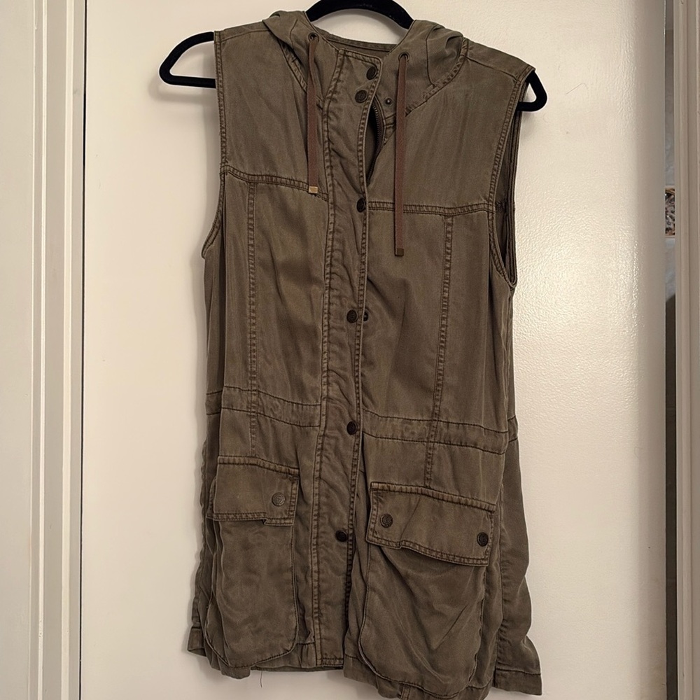 Kenneth Cole reaction hooded vest